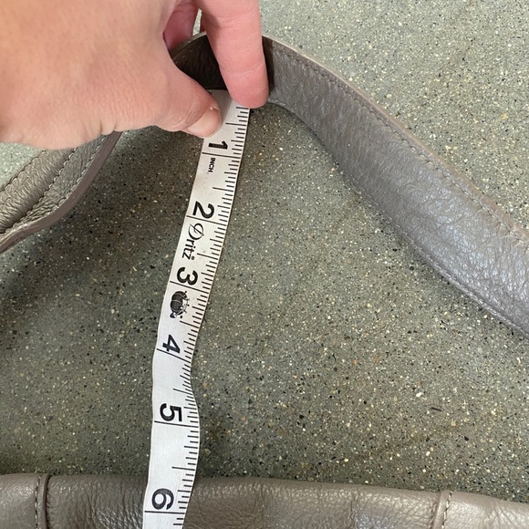 Pour la Victoire leather shoulder bag twist lock - Picture 15 of 15